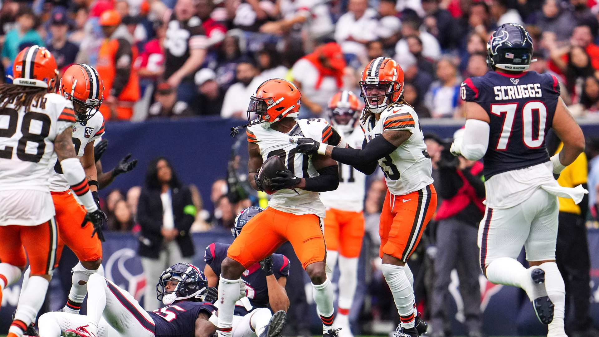 中超第6輪成都蓉城2-2深圳隊 胡睿寶破門金敃友兩助攻.